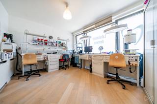 Info & bezoeken: +32 2 315 77 22 of dries.v@weinvest.beWe Invest stelt u exclusief dit veelzijdige duplexappartement van 140 m² voor, ideaal gelegen...