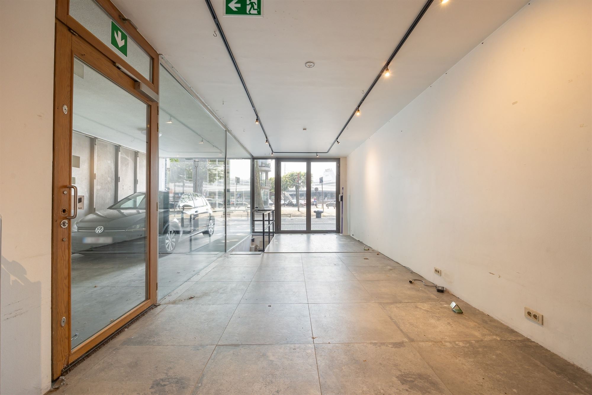 Handelsgelijkvloers van 152m² op toplocatie - foto 2