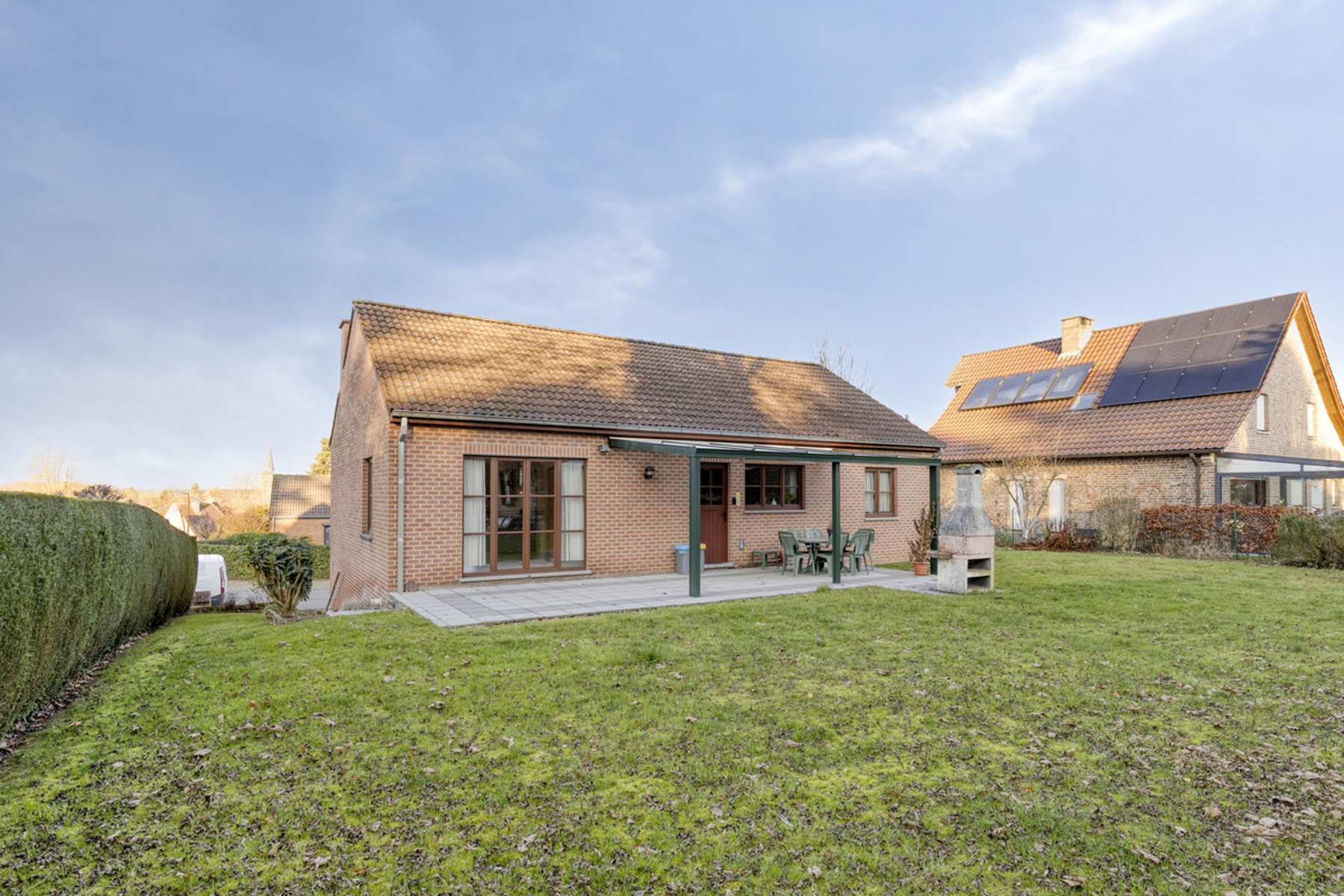 Gunstig gelegen woning met 2 slaapkamers, garage en tuin - foto 2