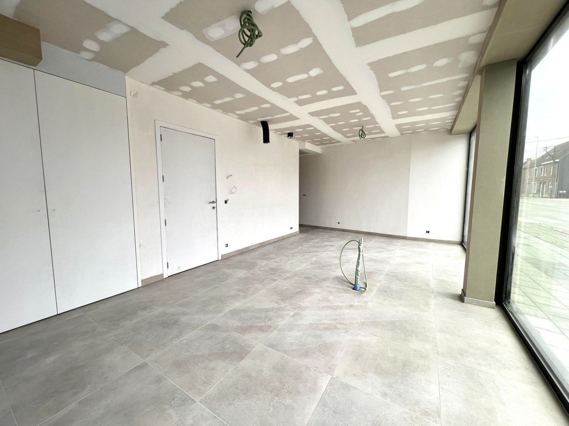 TOPgelegen handelspand met visibiliteit - foto 4