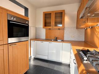 Welkom in dit leuk appartement met 2 slaapkamers en balkon.Het appartement is gelegen op wandelafstand van de Grote Markt en het station alsook nabij hogeschool.Tevens is er een gemeenschappelijke fietsenberging voorzien