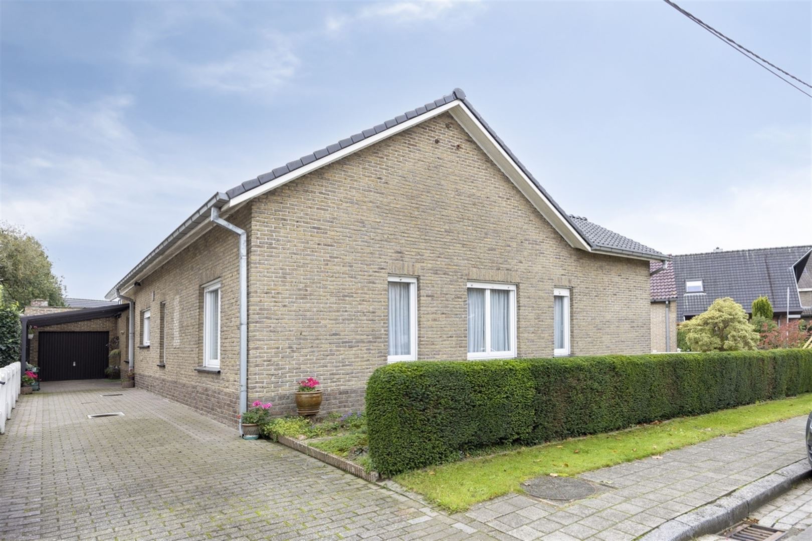Mooi gelegen bungalow met 3 slaapkamers - foto 1