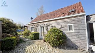 Ruime woning met 3 slaapkamers en aparte praktijkruimte te GoeferdingeOp een rustige ligging in Goeferdinge, op slechts een boogscheut van het...