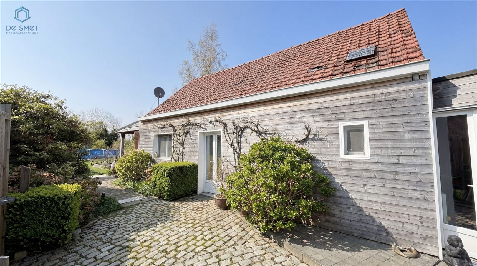 Ruime woning met 3 slaapkamers en aparte praktijkruimte te Goeferdinge - foto 2