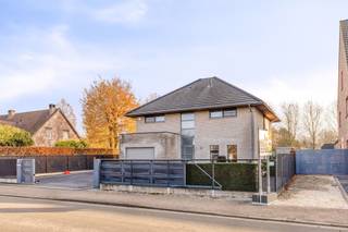 INSTAPKLARE, ENERGIEZUINIGE OPEN BEBOUWING MET TIJDLOZE ARCHITECTUUR OP 10A 5CA.Gelegen in het landelijke en charmante Liezele. Vlotte bereikbaarheid...