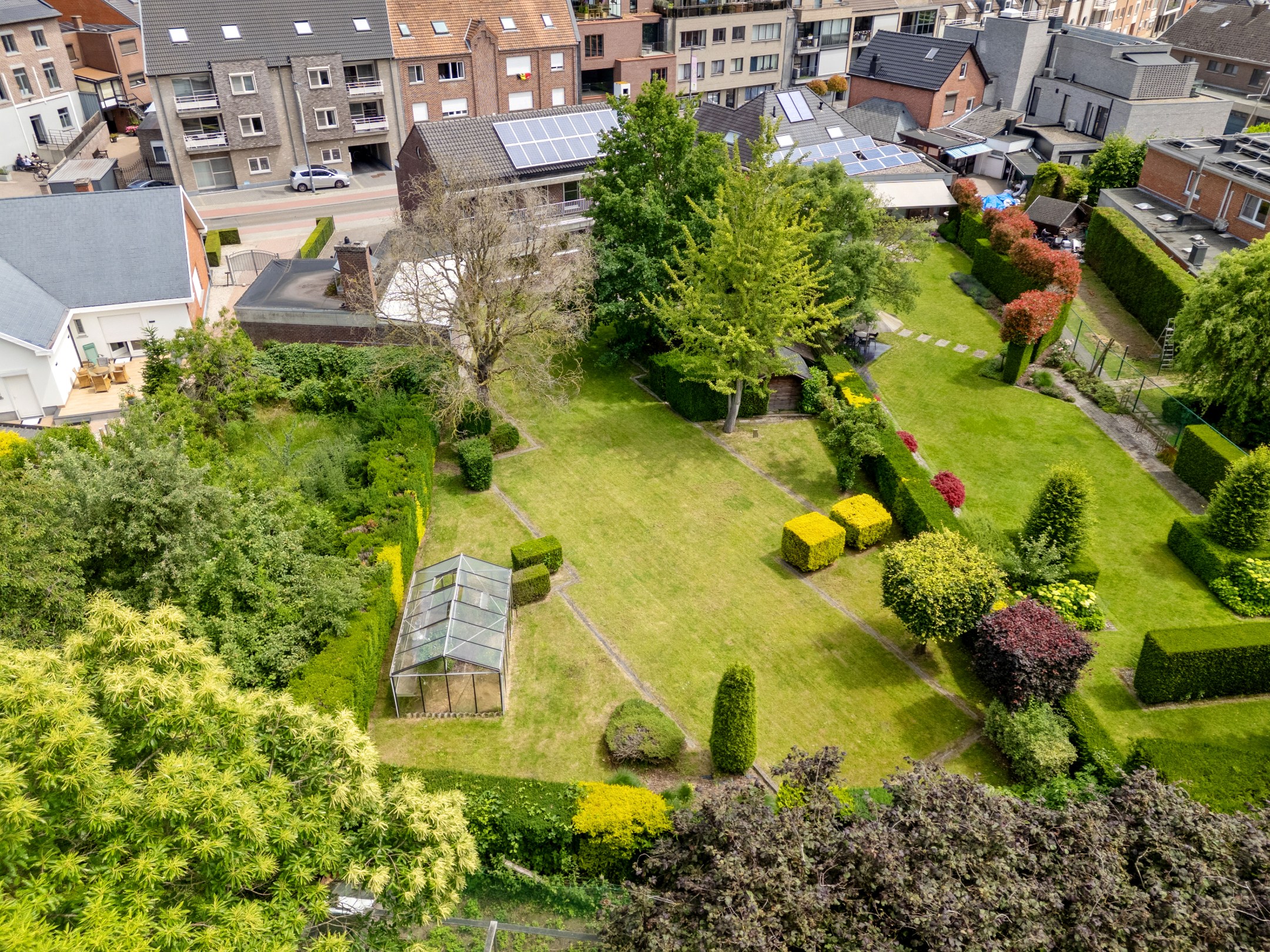 Characterful villa in prime location with deep garden of 1,291 m² in the heart of Herk-de-Stad. - photo 4