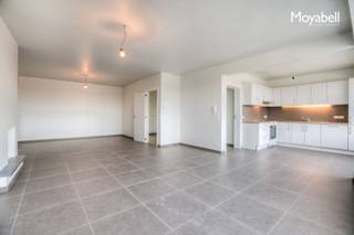 Top gelegen appartement van 120 m2 groot gelegen op de beste locatie van stad Eeklo op 100 meter van de markt en op 20 meter van het Krûger...