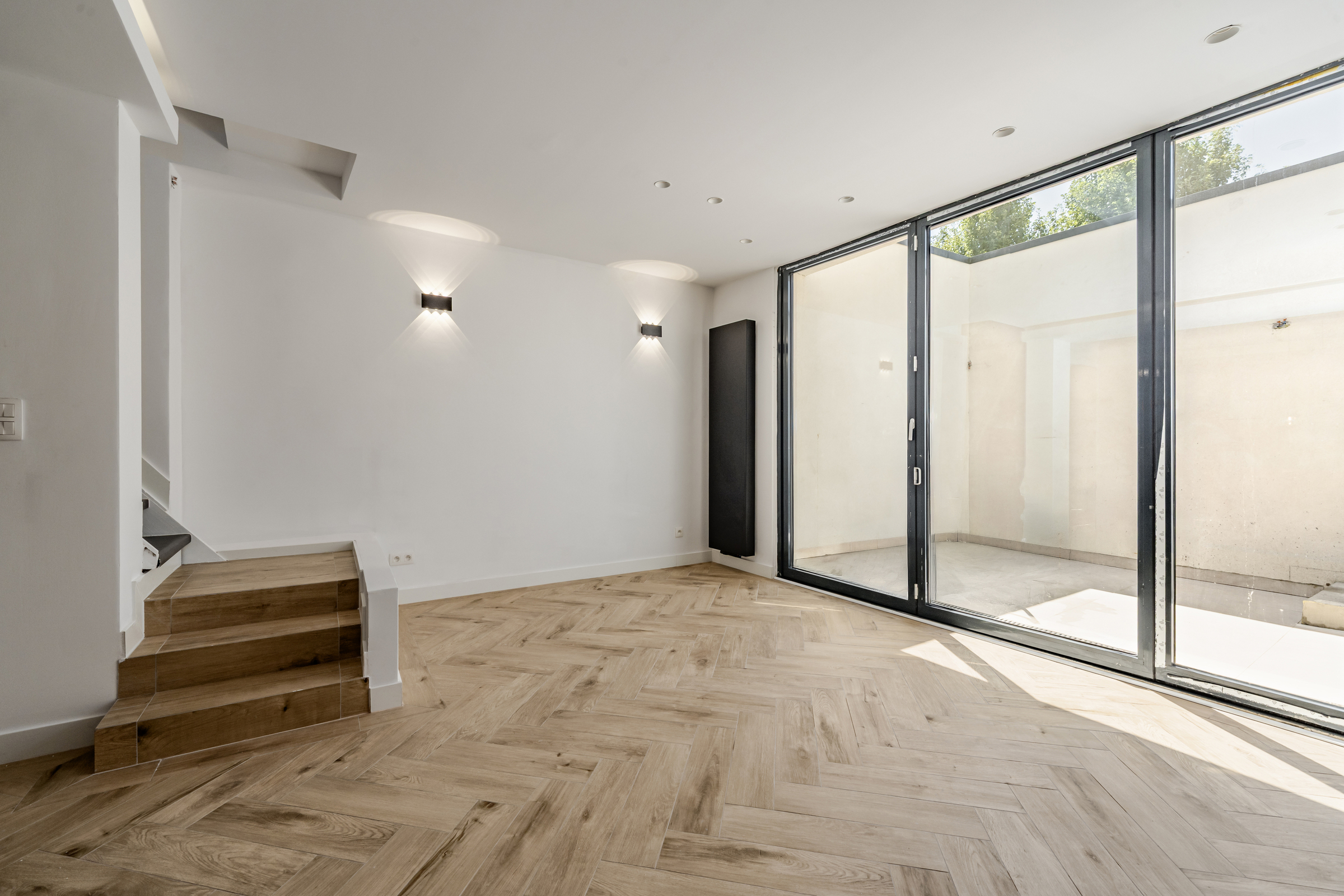 Gerenoveerde 3 slaapkamer woning met een koer en dakterras - foto 5