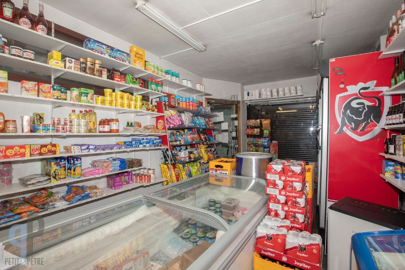 Te renoveren winkelpand met stadstuintje op 100m² - foto 3