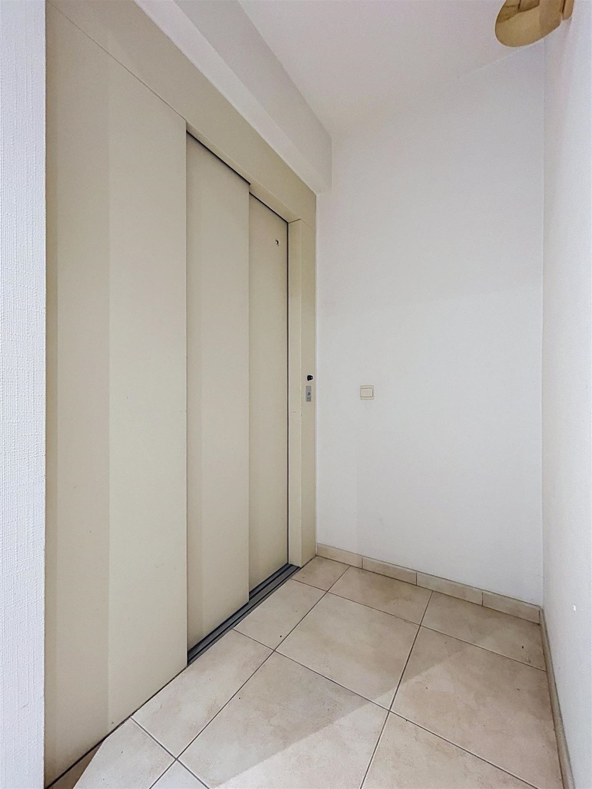 Commercial à vendre à Boezinge avec 2 chambres - photo 5