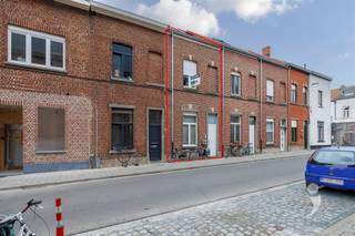 Vous êtes à la recherche d'une propriété de rendement au cœur de Louvain ? Alors cette maison d'étudiants avec 3 studios's est faite pour vous...
