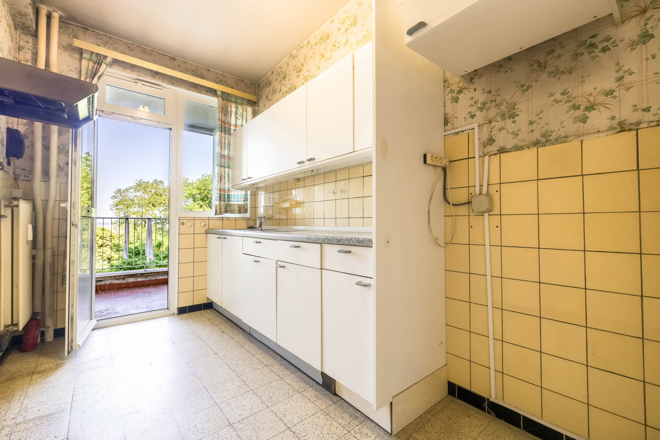 Appartement met 2 slaapkamers en terras – Te renoveren - foto 4