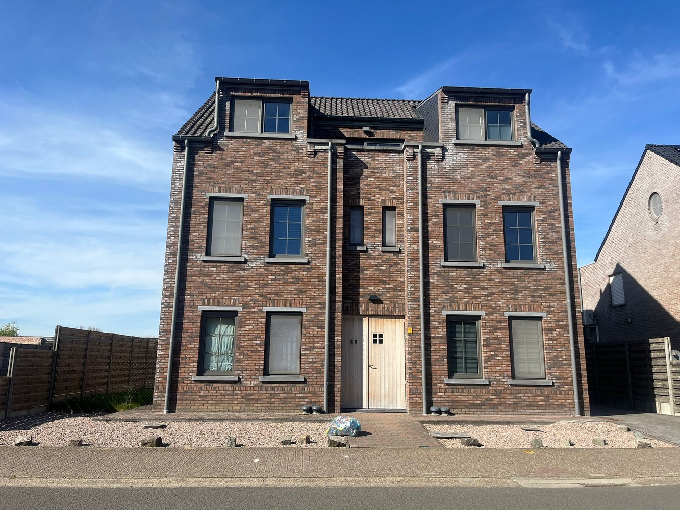 Modern afgewerkt dakappartement met 1 slaapkamer, carport &amp; autostaanplaats - foto 2