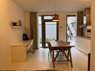 ENKEL VOOR STUDENTEN!<br /><br />Residentie YOU, in het midden op de Bondgenotenlaan, is de nieuwe hotspot voor studenten. Deze gezellige studio is achteraan gelegen op tuinniveau en meet 28 m². De studio omvat een bureau, eettafel, volledig ingerichte keuken, ingebouwde kleerkast, dubbel bed (160*200 cm) en aparte badkamer met lavabo, WC en douche. De residentie zelf heeft 3 verschillende ingangen en dus steeds vlot toegankelijk. Daarnaast is ze ook voorzien van een lift, afvalplaats en ruime fietsenstalling langs de Bogaardenstraat. Onmiddellijk beschikbaar. Huurprijs 950 € + 75 € provisie voor nutsvoorzieningen.