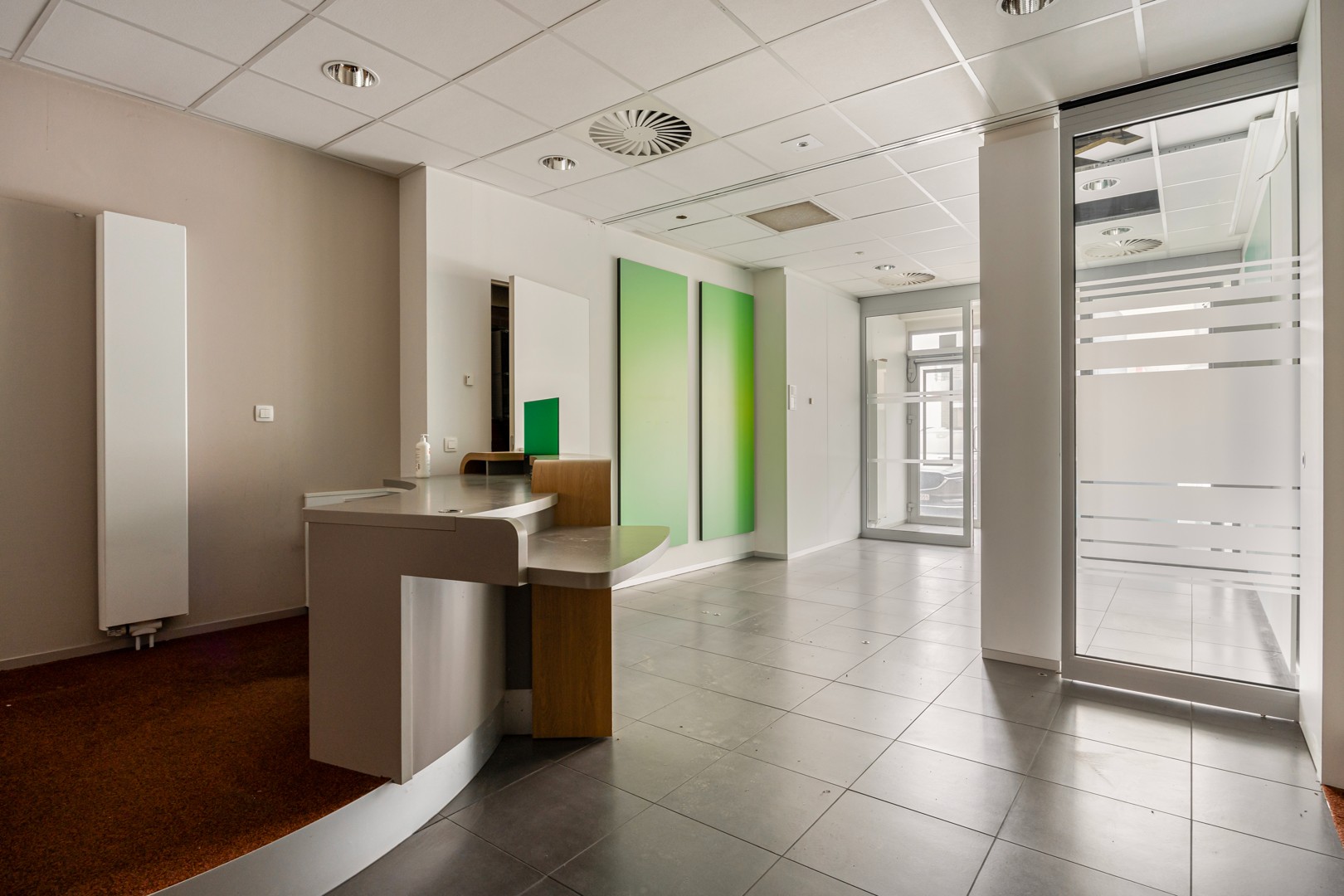 Uitzonderlijk handelspand in het centrum van Neeroeteren - foto 3