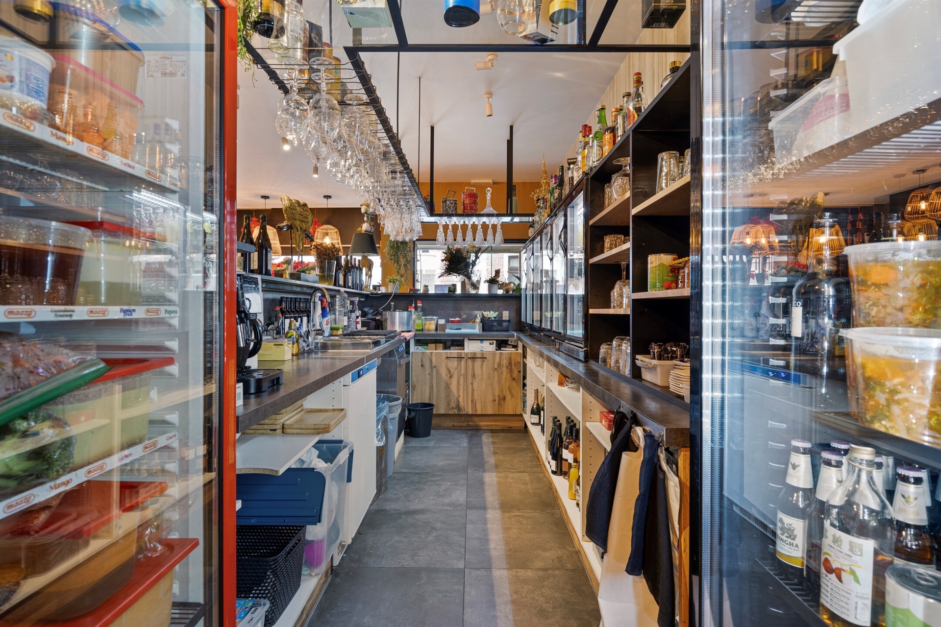 Rez-de-chaussée commercial dans le centre - photo 5