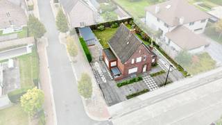 Alleenstaande woning te koop in Kuurne met ruime tuin, 3 slaapkamers en een topligging.De prijs werd recent verlaagd van €295.000 naar een vanafprijs...