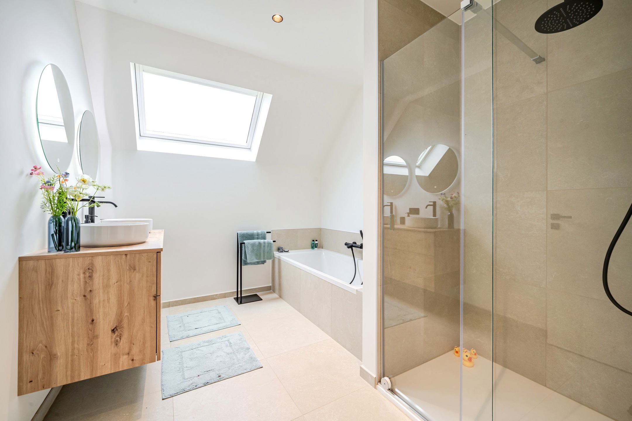Kwalitatieve nieuwbouwwoning met tuin, carport en 3 slaapkamers.  - foto 4