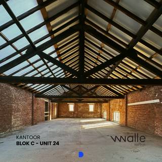 Op een uitstekende locatie nabij het centrum van Kortrijk wordt momenteel een karaktervolle industriële site herontwikkeld tot een bedrijvencampus...