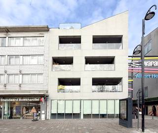 Dit appartement is gelegen in het centrum van Beveren, met zicht op de Grote Markt van Beveren en tevens met achteraan een rustig terras.Het is...