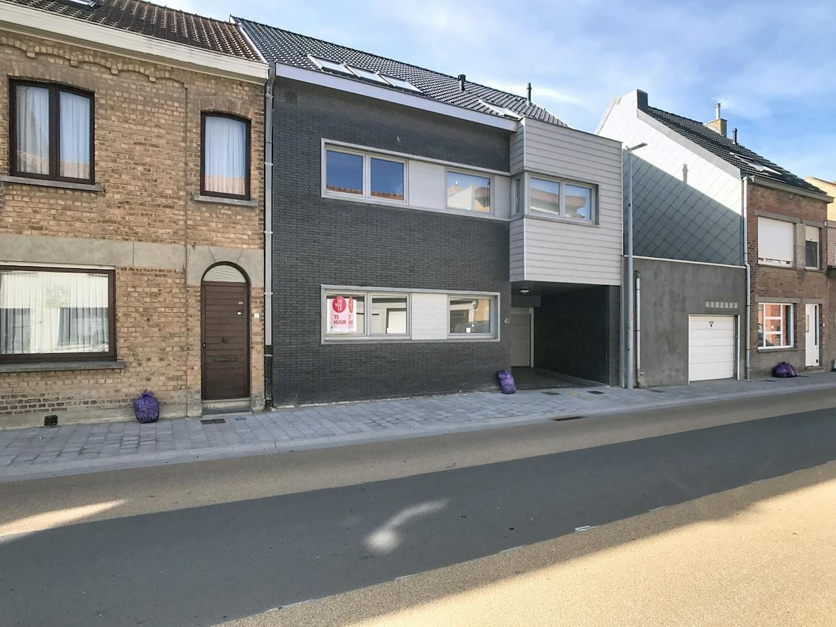Lichtrijk en recent 2 slaapkamerappartement te huur! - foto 2