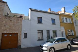 Gezellige instapklaar woonhuis die destijds volledig gerenoveerd werd. Ideaal als starterswoning, investering of voor kleine gezinnen. De woning...