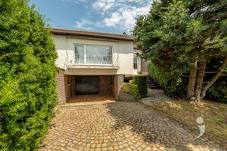 <p><span>Are you looking for a house with space, an excellent location, and plenty of renovation possibilities? Then this detached house from 1967, located along Liersesteenweg 322, is certainly worth a visit. </span></p><p><span> </span></p><p><span>With a </span><span>living area of no less than 218 m²</span><span> and a </span><span>plot of 9a 80ca (980 m²)</span><span>, this property forms the ideal basis for anyone looking to renovate a house entirely to their own taste. Thanks to the </span><span>eastern orientation</span><span>, you can enjoy pleasant natural light every morning and forenoon. </span></p><p><span> </span></p><p><span>Upon entering the house, you will find yourself in a </span><span>spacious and light-filled living area</span><span> with a dining area, where large windows provide pleasant daylight. From the living area, you have direct access to the terrace. The </span><span>functional kitchen</span><span> is nicely adjacent to this and can be fully modernized to meet contemporary living needs. </span></p><p><span> </span></p><p><span>Furthermore, the house features </span><span>three full-fledged bedrooms</span><span> and a </span><span>spacious bathroom</span><span> that is fully renovatable. Thanks to the generous dimensions, this space offers great potential for a contemporary and comfortable design. </span></p><p><span> </span></p><p><span>Additional assets include the </span><span>spacious cellar</span><span>, ideal for storage or hobby space, and the </span><span>garage</span><span>, which provides practical parking options and additional storage space. </span></p><p><span> </span></p><p><span>This property offers a unique opportunity for anyone looking for a spacious renovation project with a solid foundation and numerous possibilities. Make this property your dream home and give it a contemporary touch that perfectly matches your desires. </span></p><p><span> </span></p><p><span>Interested? Contact us today for a visit </span><span>at 016 15 31 15 or <span>info@immolivit.be</span></span><span> </span><span>and discover the potential of this spacious home for yourself. </span></p><p><span> </span></p><p><span> </span></p><p><span> </span></p><p><span> </span></p>