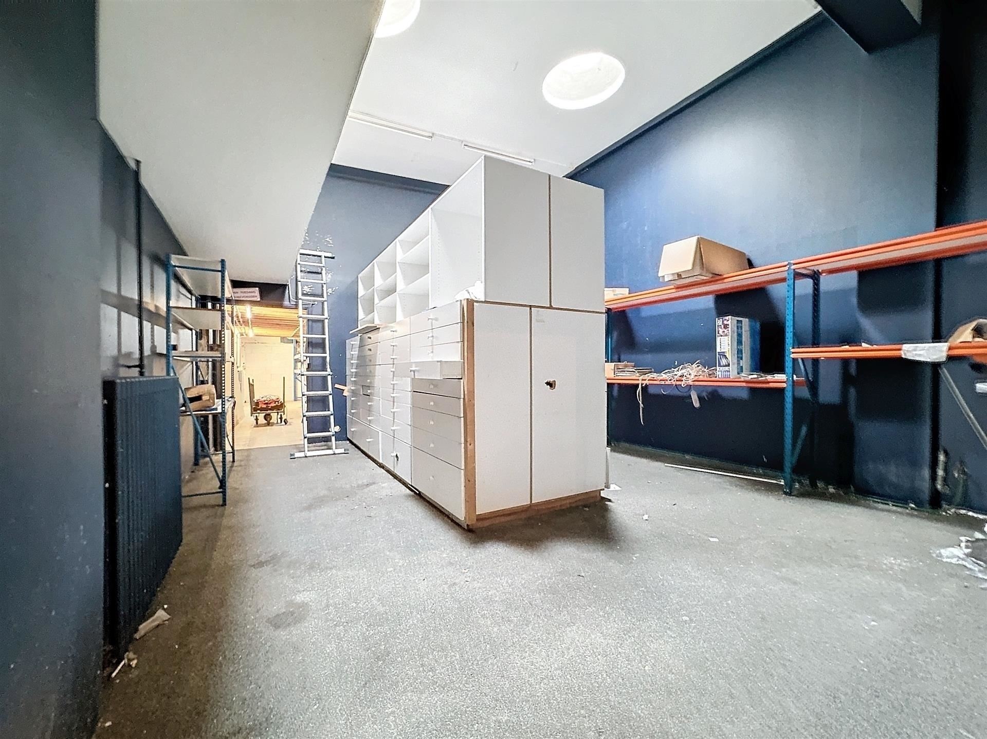 Commercieel gelegen HANDELSPAND met WOONST en 4 verhuurde STUDIO'S - foto 4