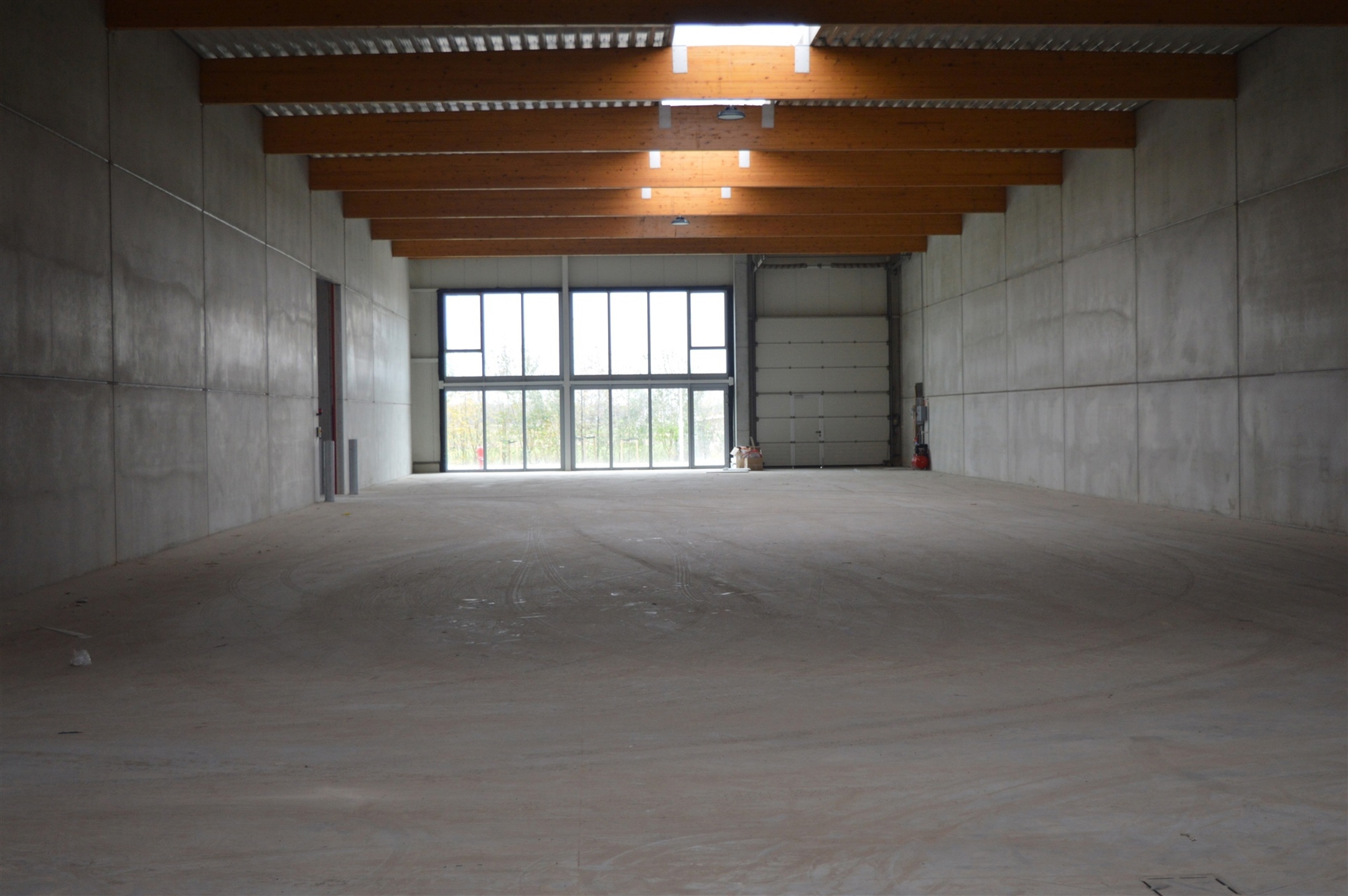 Commercial à louer à Stabroek - photo 4