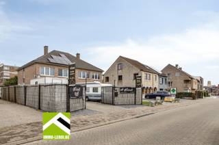 Deze ruime, half-open woning is ideaal gelegen op wandel- en fietsafstand van scholen, winkels en het stadscentrum. Recent werden...