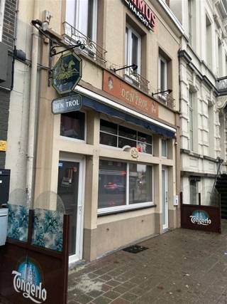 Op de aller beste locatie in Ekeren, tegenover de kerk in het hart van het centrum. Horecapand ca 140m², ideaal voor horeca, winkel of...