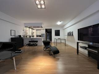 Ontdek dit aangename en instapklare appartement dat comfort en praktische indeling perfect combineert. Het terras aan de slaapkamer zorgt voor...