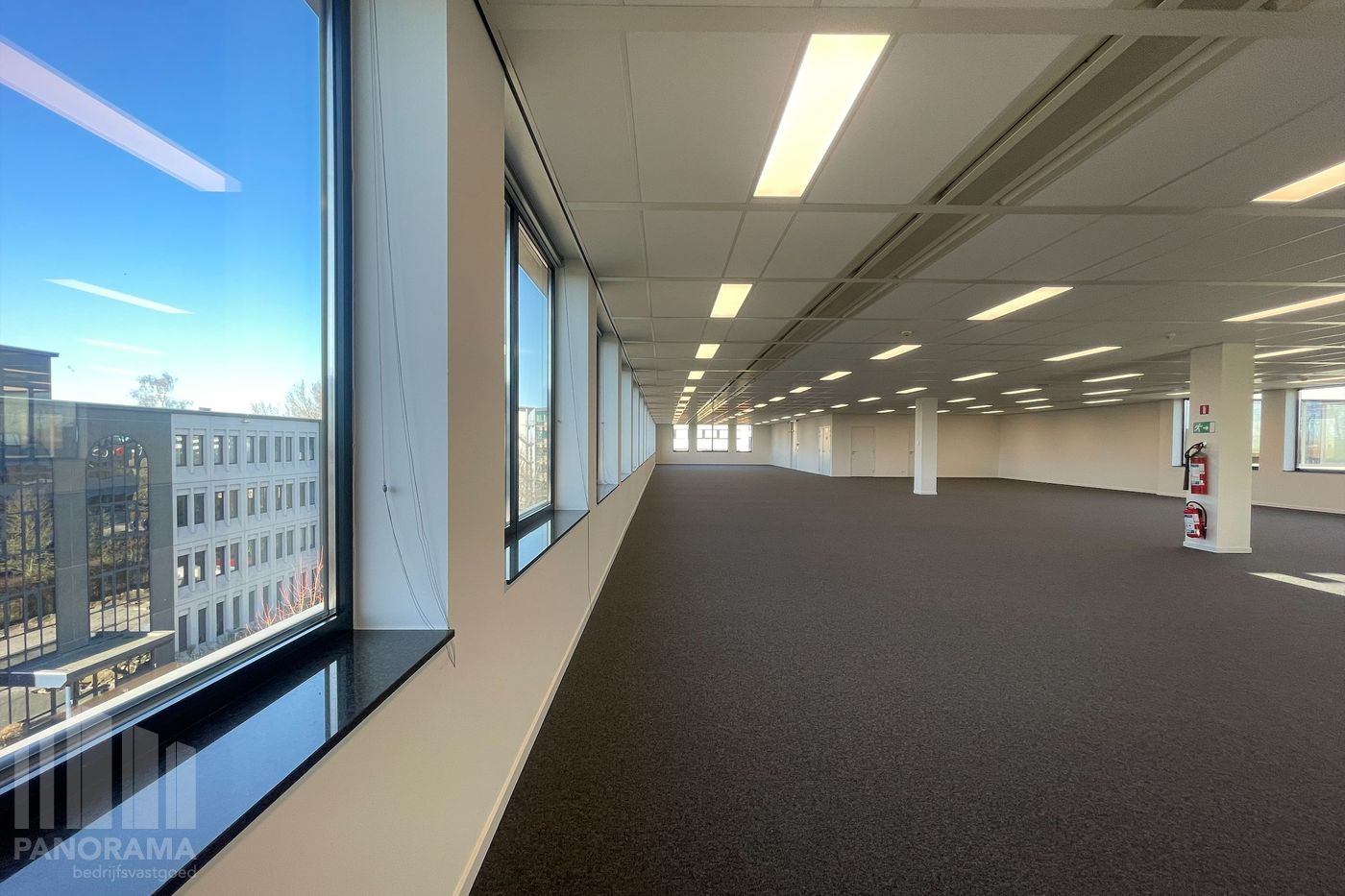 Bureau moderne de 576 m² à proximité de l’A201 - photo 4