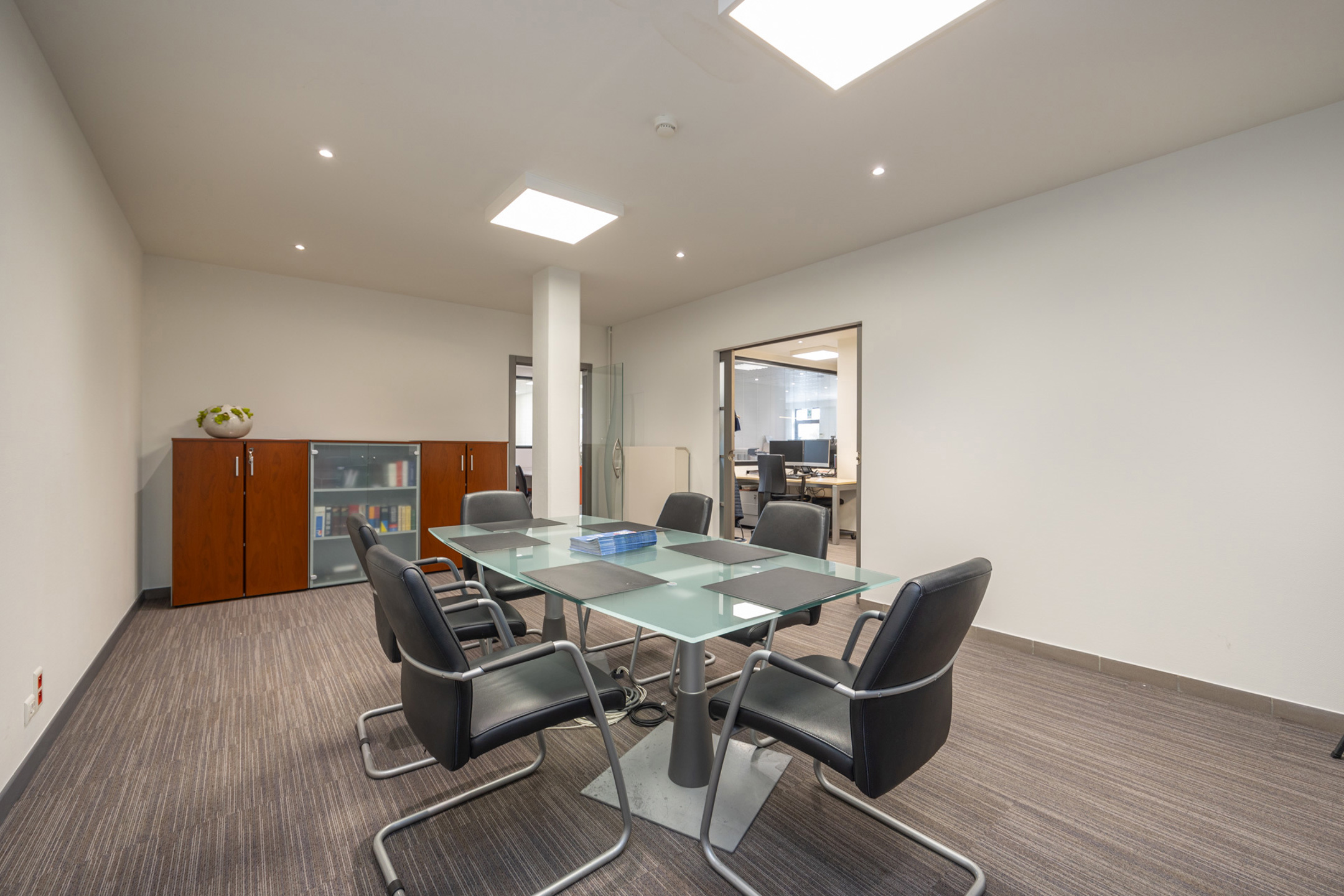 Kantoor gelegen op het gelijkvloers van 420m² te koop - foto 5