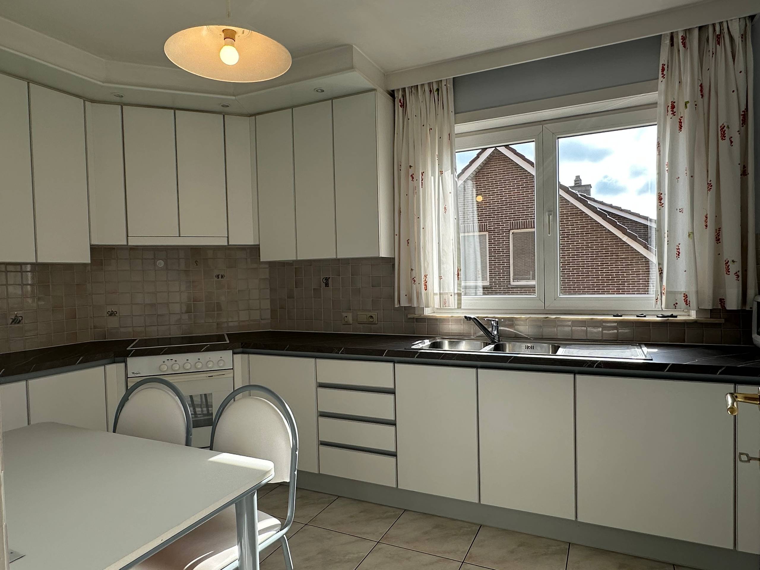 Appartement met 2 slaapkamers en staanplaats - foto 5