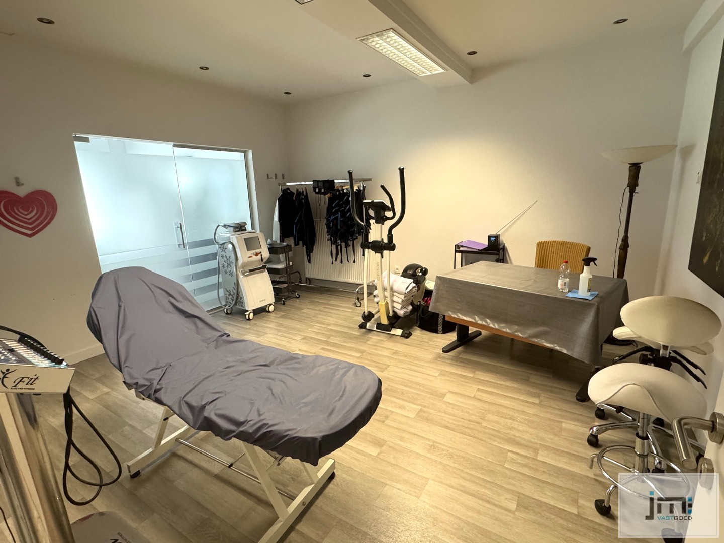 Mooi ingericht kantoor/winkel - photo 5