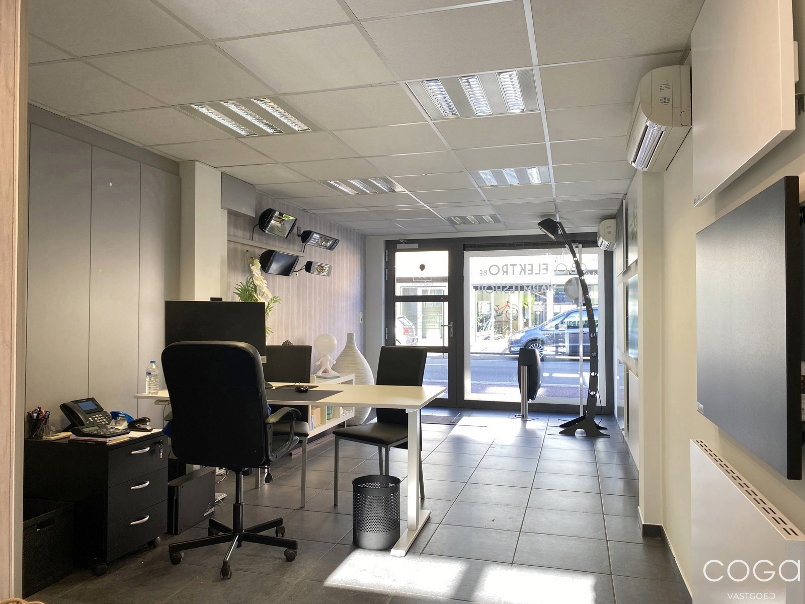 Commercieel handelshuis met woonst in hartje Oostmalle! - foto 3