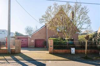DESTELBERGEN - Te renoveren gezinswoning op rustige ligging Gelegen in de Adrien De Grootestraat 16, in een rustige, doodlopende straat, bevindt zich...