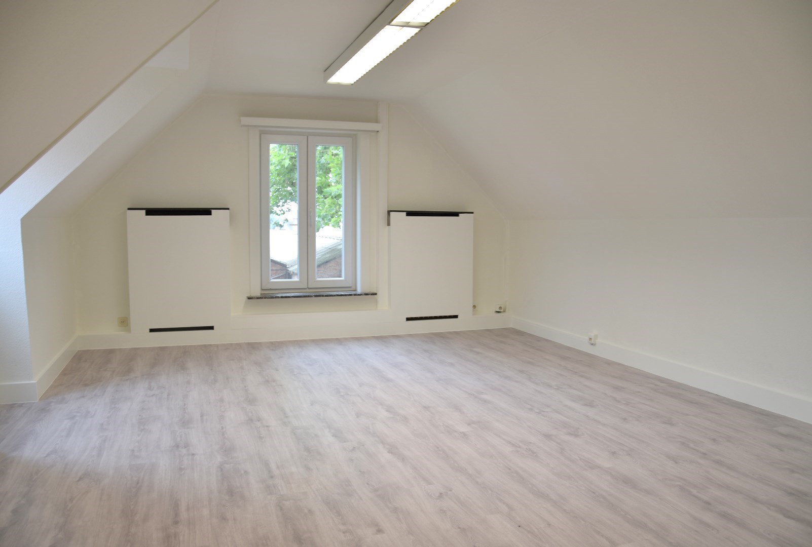 Commercial for rent in Kortrijk - photo 1