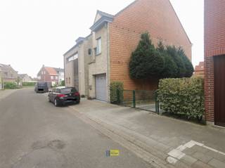 Goed gelegen bouwgrond met bouwvergunning. De grond heeft een oppervlakte van 194 m² gelegen in een aangename en rustige straat.Op een boogscheut van...