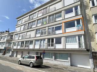 Dit gezellige 1-slaapkamerappartement ligt op een steenworp afstand van het strand van Oostende.De lichtrijke leefruimte sluit aan op een halfopen...
