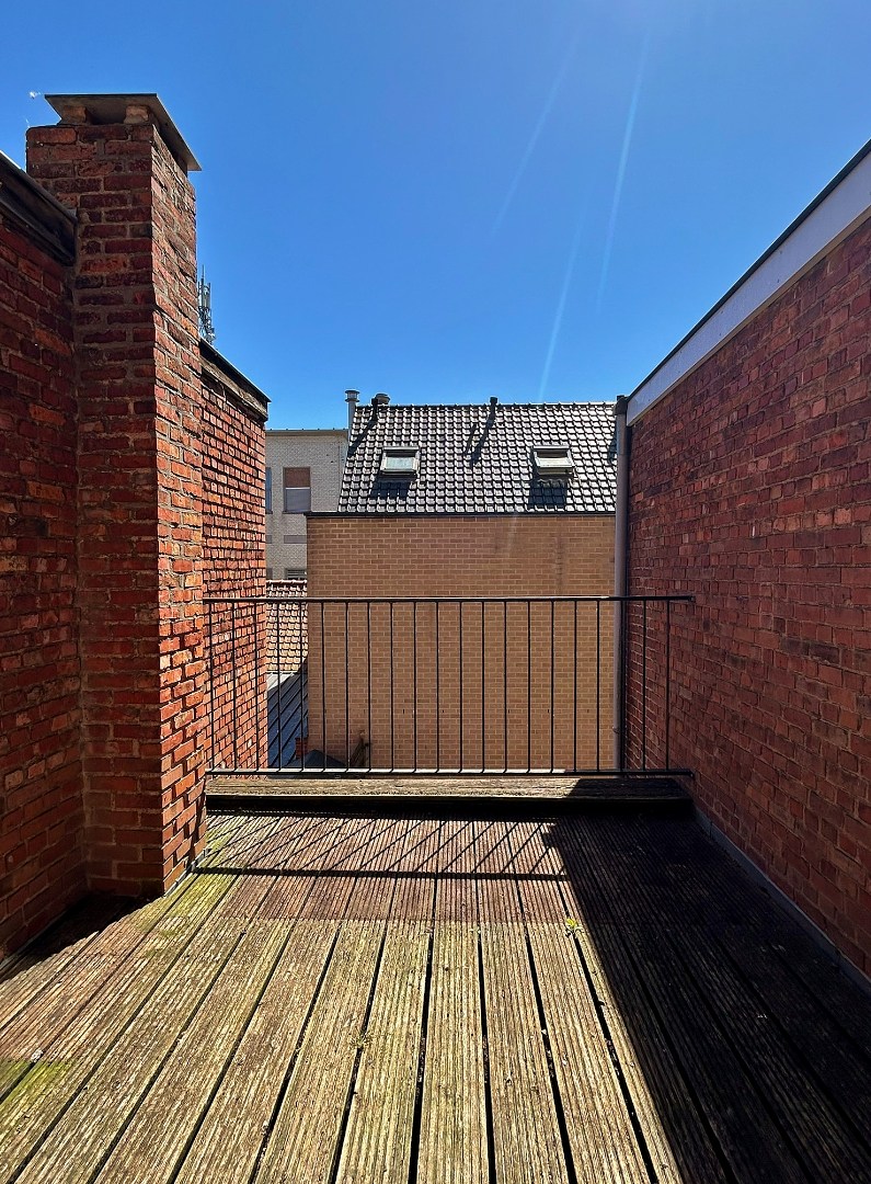Duplex-appartement met terras in het centrum van Ieper - foto 5