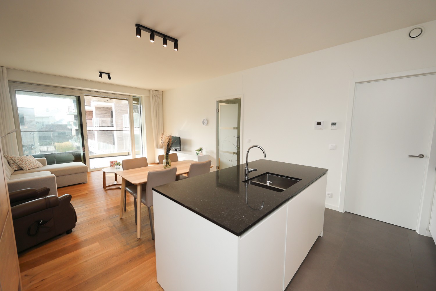 Élégant appartement neuf de 2 chambres – Résidence O’Sea, Mariakerke - photo 4