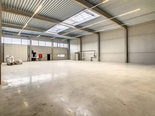 Deze ruime magazijnunit van 550 m² is gelegen in industriezone De Nest en geniet van een uitstekende bereikbaarheid dankzij de nabijheid van de...