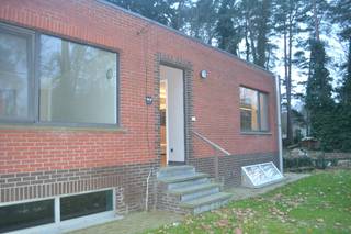 Ruim en rustig gelegen appartement bestaande uit inkomhall, leefruimte, keuken, berging, 3 slaapkamers, badkamer met douche en ligbad,...