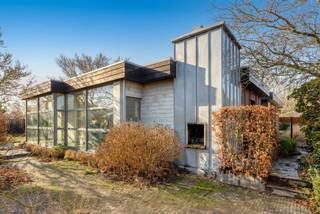 In een bijzonder rustige en autoluwe straat in het landelijke Herent, op een boogscheut van Leuven en vlakbij alle belangrijke verbindingswegen,...