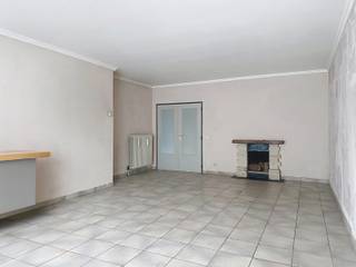 Op wandelafstand van het centrum van Aartselaar, scholen, winkels en openbaar vervoer vindt u dit gezellig gelijkvloers appartement met één...