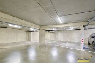 Ondergrondse autostaanplaatsen in residentie Bascule. Gelegen net buiten Peer-centrum en op wandelafstand van winkels.   Contacteer ons voor meer...