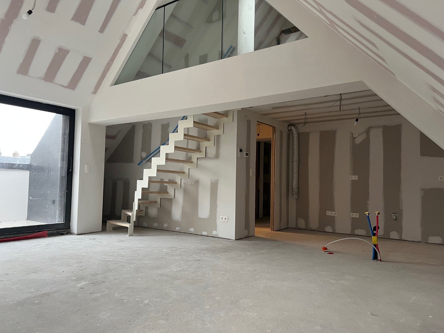 GERENOVEERD DUPLEX APPARTEMENT te Diest : 2 slpks, terras - foto 4