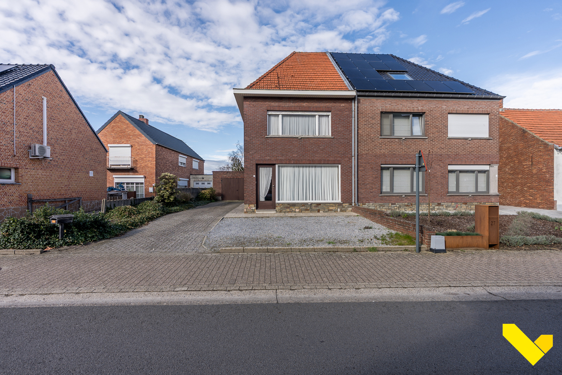 Te renoveren centraal gelegen woning. - foto 1
